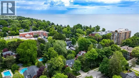 339 Smith Avenue Burlington ON L7R 2T9