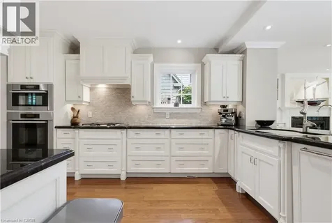 339 Smith Avenue Burlington ON L7R 2T9