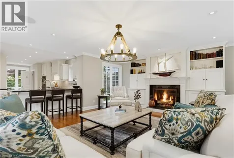 339 Smith Avenue Burlington ON L7R 2T9