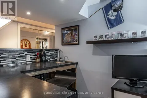 112 Kathryn Crescent Stratford ON N5A 2Y7