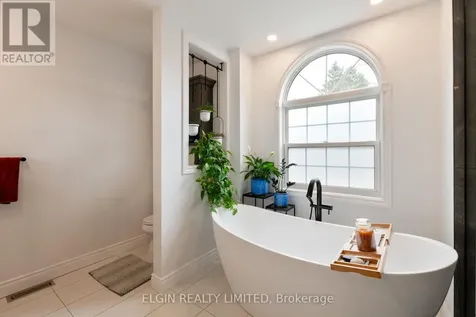 219 Sunset Drive St. Thomas ON N5R 3C2