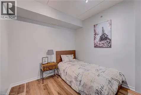1490 Bishops Gate Oakville ON L6M 4N3