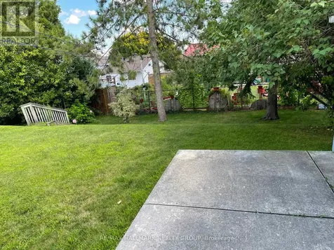 88 Hillcrest Drive Brockville ON K6V 3J4