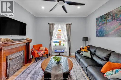 17 Lowe Street Chatham ON N7L 1J6