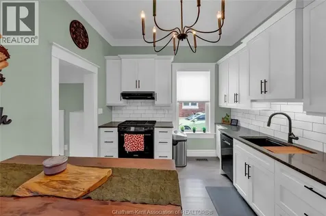 17 Lowe Street Chatham ON N7L 1J6