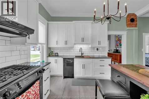 17 Lowe Street Chatham ON N7L 1J6