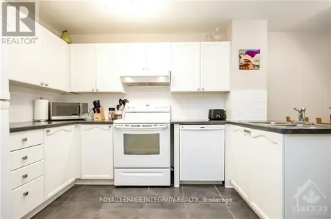 15 Peterson Place Ottawa ON K2L 4A8