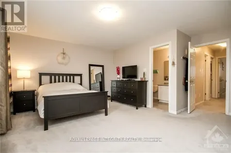 15 Peterson Place Ottawa ON K2L 4A8