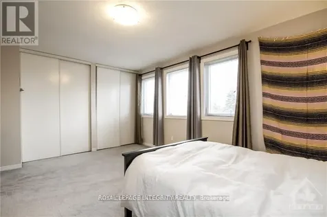 15 Peterson Place Ottawa ON K2L 4A8