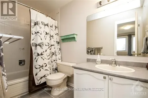 15 Peterson Place Ottawa ON K2L 4A8