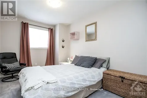 15 Peterson Place Ottawa ON K2L 4A8