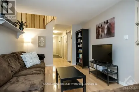 15 Peterson Place Ottawa ON K2L 4A8