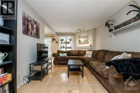 15 Peterson Place Ottawa ON K2L 4A8