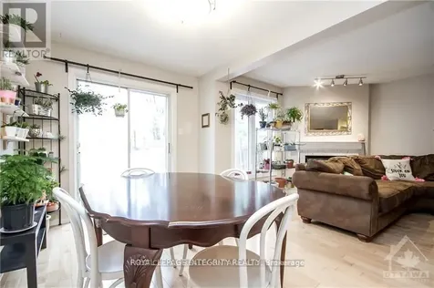 15 Peterson Place Ottawa ON K2L 4A8