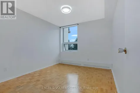 665 Bathgate Drive Ottawa ON K1K 3Y4