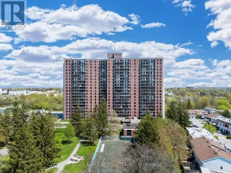 665 Bathgate Drive Ottawa ON K1K 3Y4