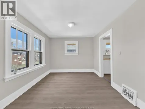 535 Pine Street Windsor ON N9A 6E6