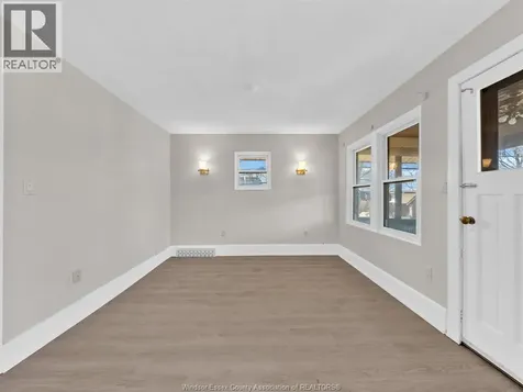 535 Pine Street Windsor ON N9A 6E6