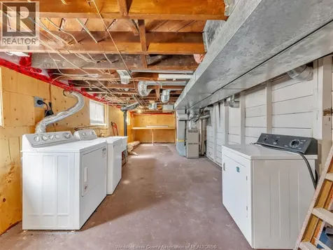 535 Pine Street Windsor ON N9A 6E6