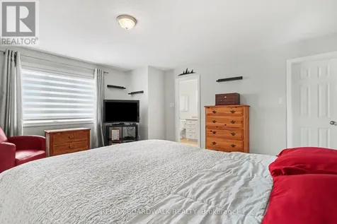 132 Montmorency Way Ottawa ON K4A 0J2