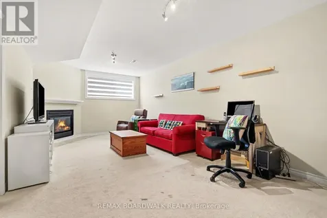 132 Montmorency Way Ottawa ON K4A 0J2