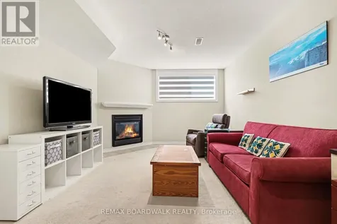 132 Montmorency Way Ottawa ON K4A 0J2