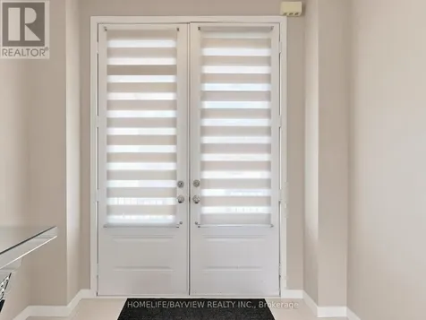 240 Elyse Court Aurora ON L4G 2C9