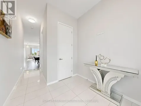 240 Elyse Court Aurora ON L4G 2C9