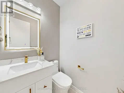 240 Elyse Court Aurora ON L4G 2C9