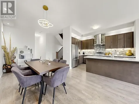 240 Elyse Court Aurora ON L4G 2C9