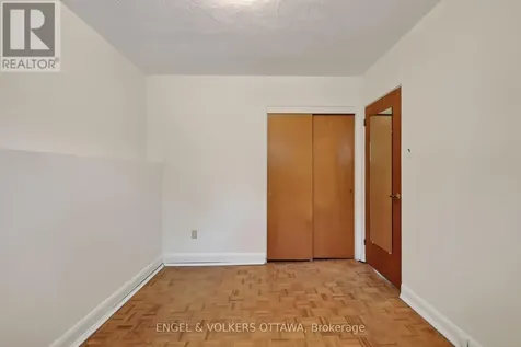 1363 Heron Road Ottawa ON K1V 6A6