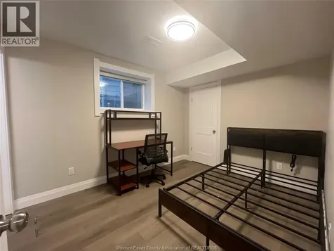 917 Mckay Avenue Windsor ON N9B 2A4