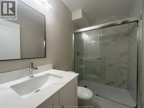 917 Mckay Avenue Windsor ON N9B 2A4