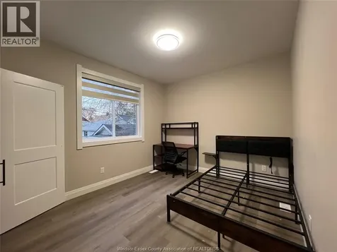 917 Mckay Avenue Windsor ON N9B 2A4