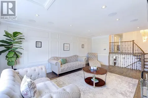 109 Woodcroft Lane Vaughan (west Woodbridge) ON L4L 6T2