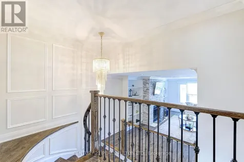 109 Woodcroft Lane Vaughan (west Woodbridge) ON L4L 6T2