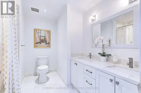 109 Woodcroft Lane Vaughan (west Woodbridge) ON L4L 6T2
