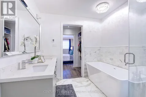 109 Woodcroft Lane Vaughan (west Woodbridge) ON L4L 6T2