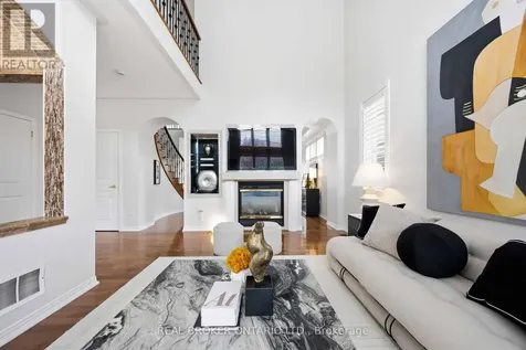 50 Robert Grundy Road Markham (cachet) ON L6C 3A3