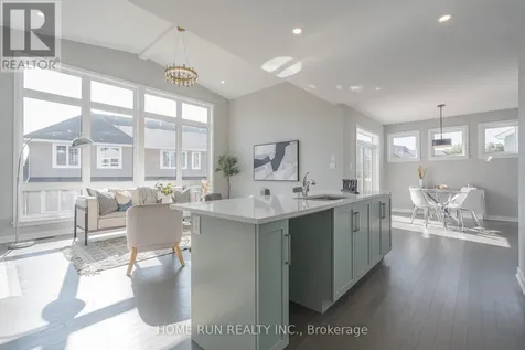 271 Ketchikan Crescent Ottawa ON K2T 0S2