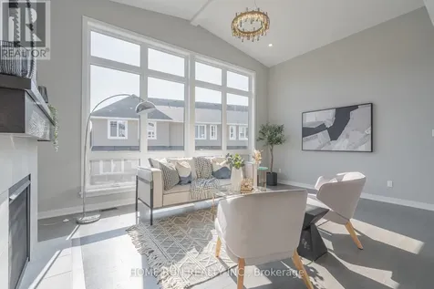 271 Ketchikan Crescent Ottawa ON K2T 0S2