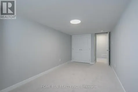 271 Ketchikan Crescent Ottawa ON K2T 0S2