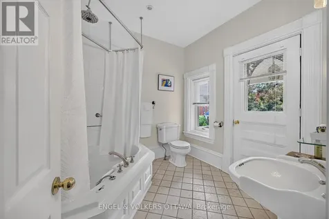 119 Strathcona Avenue Ottawa ON K1S 1X5