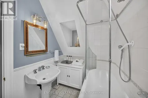 119 Strathcona Avenue Ottawa ON K1S 1X5