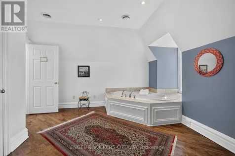 119 Strathcona Avenue Ottawa ON K1S 1X5