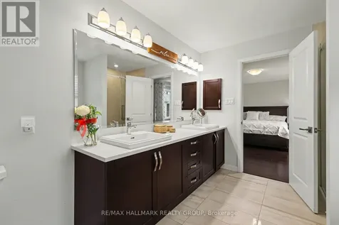 129 Robin Easey Avenue Ottawa ON K2J 6V4