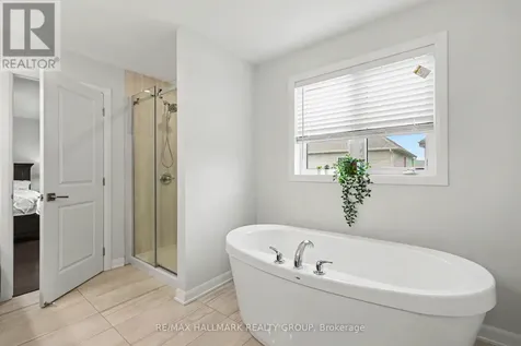 129 Robin Easey Avenue Ottawa ON K2J 6V4