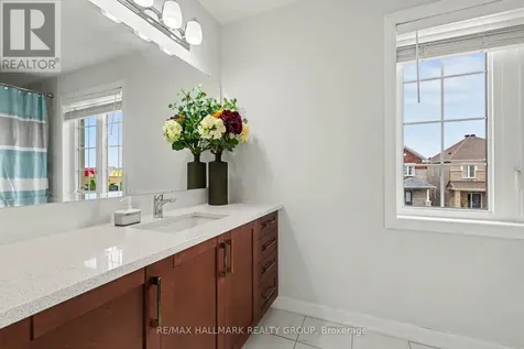 129 Robin Easey Avenue Ottawa ON K2J 6V4