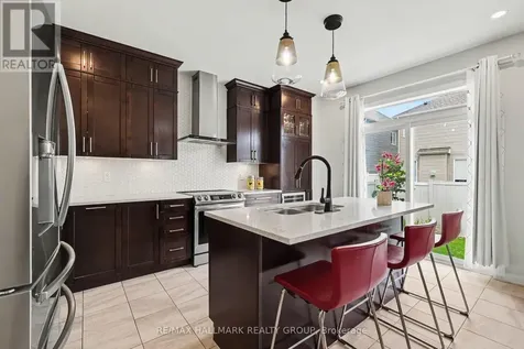 129 Robin Easey Avenue Ottawa ON K2J 6V4