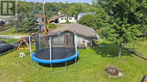 912 Ninth Street Kenora ON P9N 2T2
